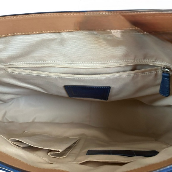 Coach 2009 Voyager Messenger Bag - Picture 6 of 13